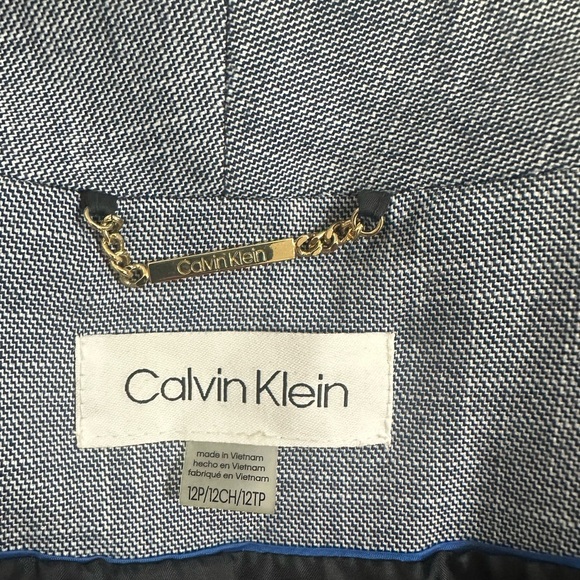 Calvin Klein Blue Textured Blazer with Notched Lapel and Tailored Fit size 12P - Picture 4 of 8
